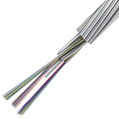Cable à fibre optique FTTH avec membre de résistance de fil d'acier