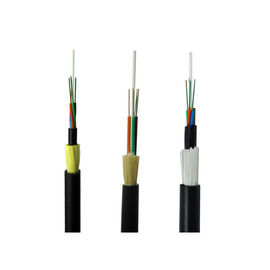 Câble optique autosuffisant de fibre de noyau de PE de la couleur externe noire ADSS 24 de gaine